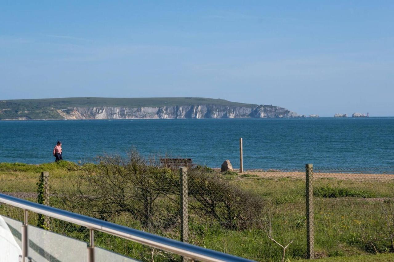 Needles Point Villa Milford on Sea Exterior photo